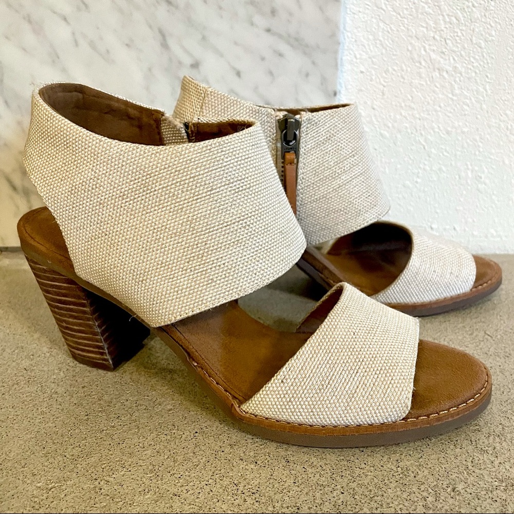 NWOT Toms Majorca Cutout Sandals